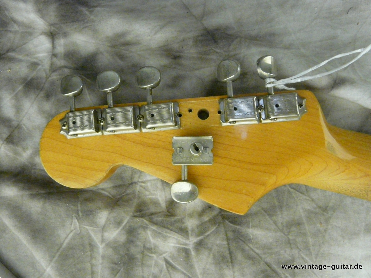 Fender-Stratocaster-1965_sunburst-Hagström-case-015.JPG Fender-Stratocaster-1965_sunburst-Hagström-case-023.JPG